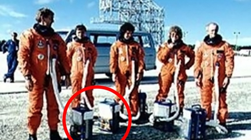 challenger crew with air packs