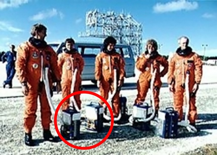 challenger crew with air packs